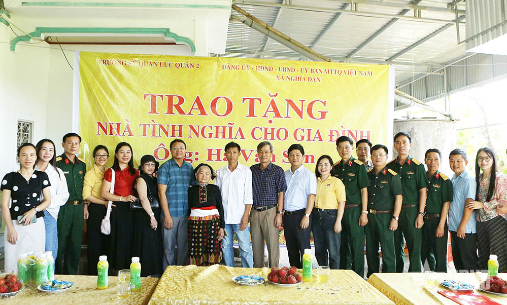 Trường Sĩ quan Lục quân 2 trao tặng nhà tình nghĩa