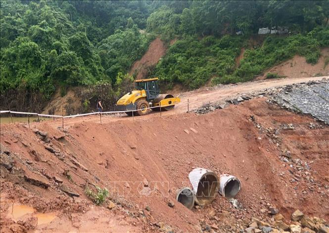 Quốc lộ 12 nối Lai Châu với Điện Biên đã thông xe tạm thời

