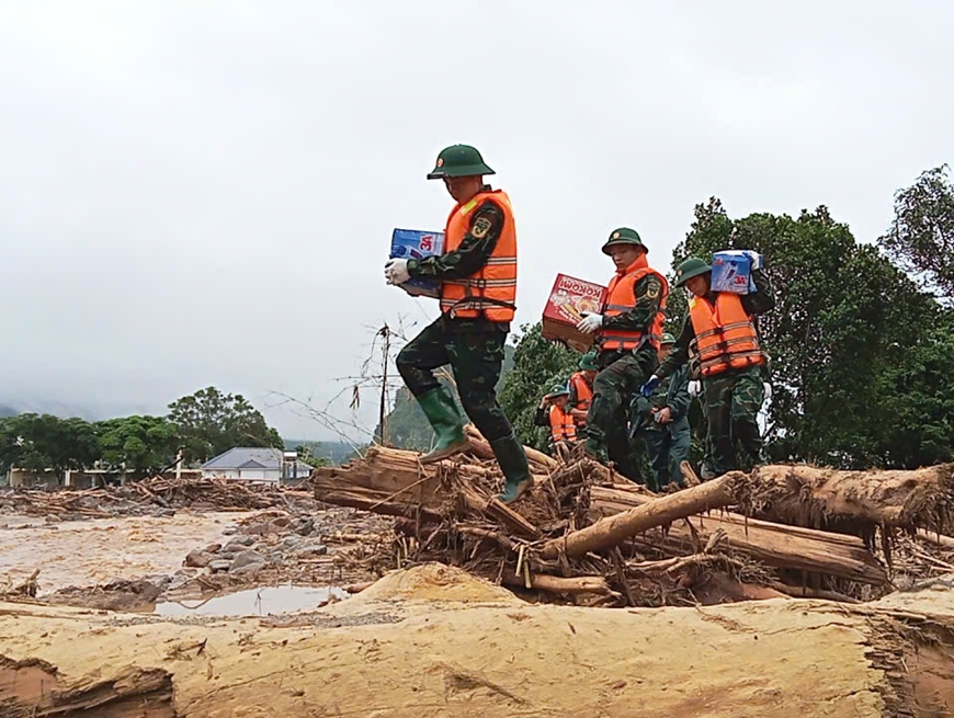Bộ CHQS tỉnh Lai Châu nỗ lực cao nhất giúp dân khắc phục hậu quả thiên tai