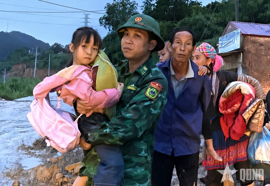 Bộ đội Biên phòng - Điểm tựa của đồng bào vùng lũ Lai Châu