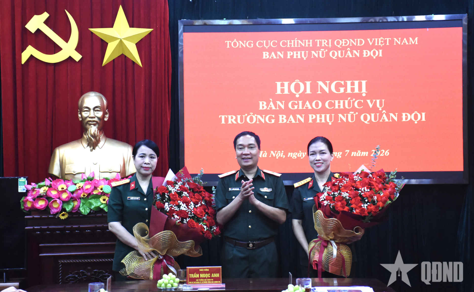 Bàn giao chức vụ Trưởng ban Phụ nữ Quân đội