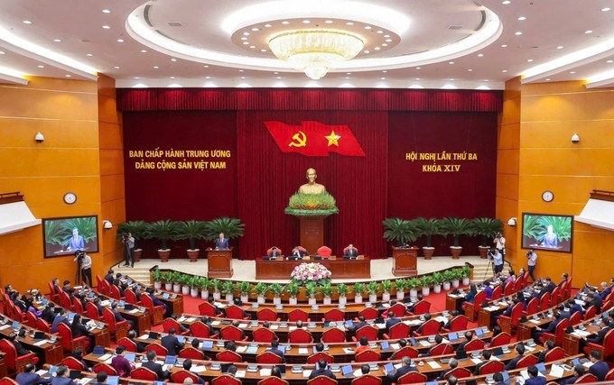 Ngày làm việc thứ hai Hội nghị Trung ương 3 khóa XIV