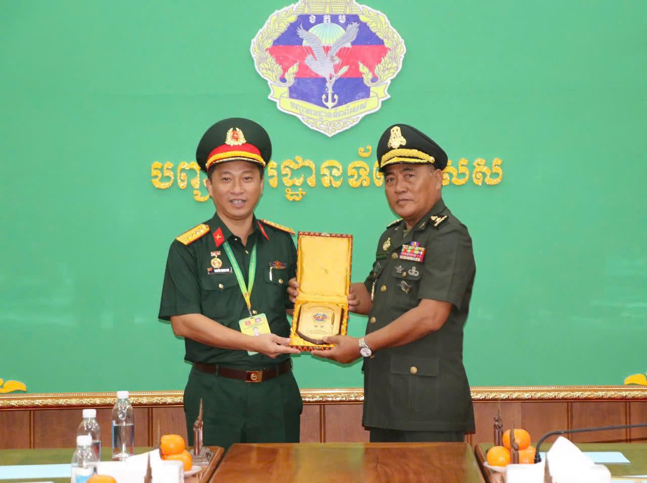 Đoàn sĩ quan trẻ Việt Nam thăm, giao lưu tại Binh chủng Đặc công, Bộ tư lệnh Lục quân Hoàng gia Campuchia