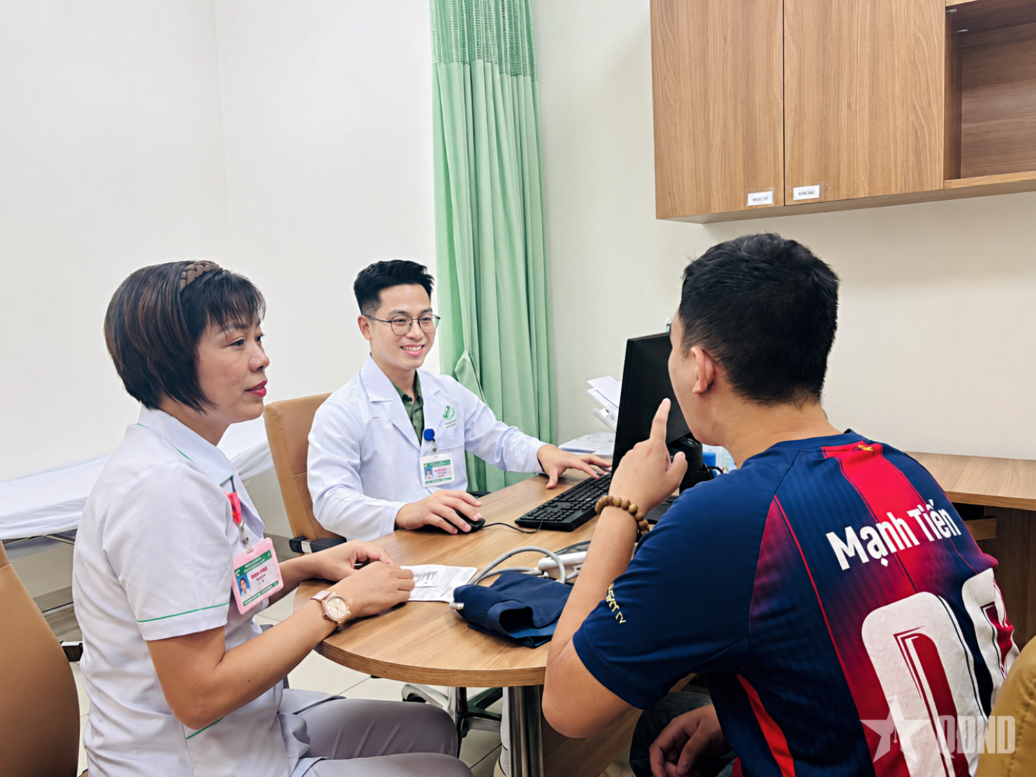 Những người lính áo trắng trên mặt trận thầm lặng