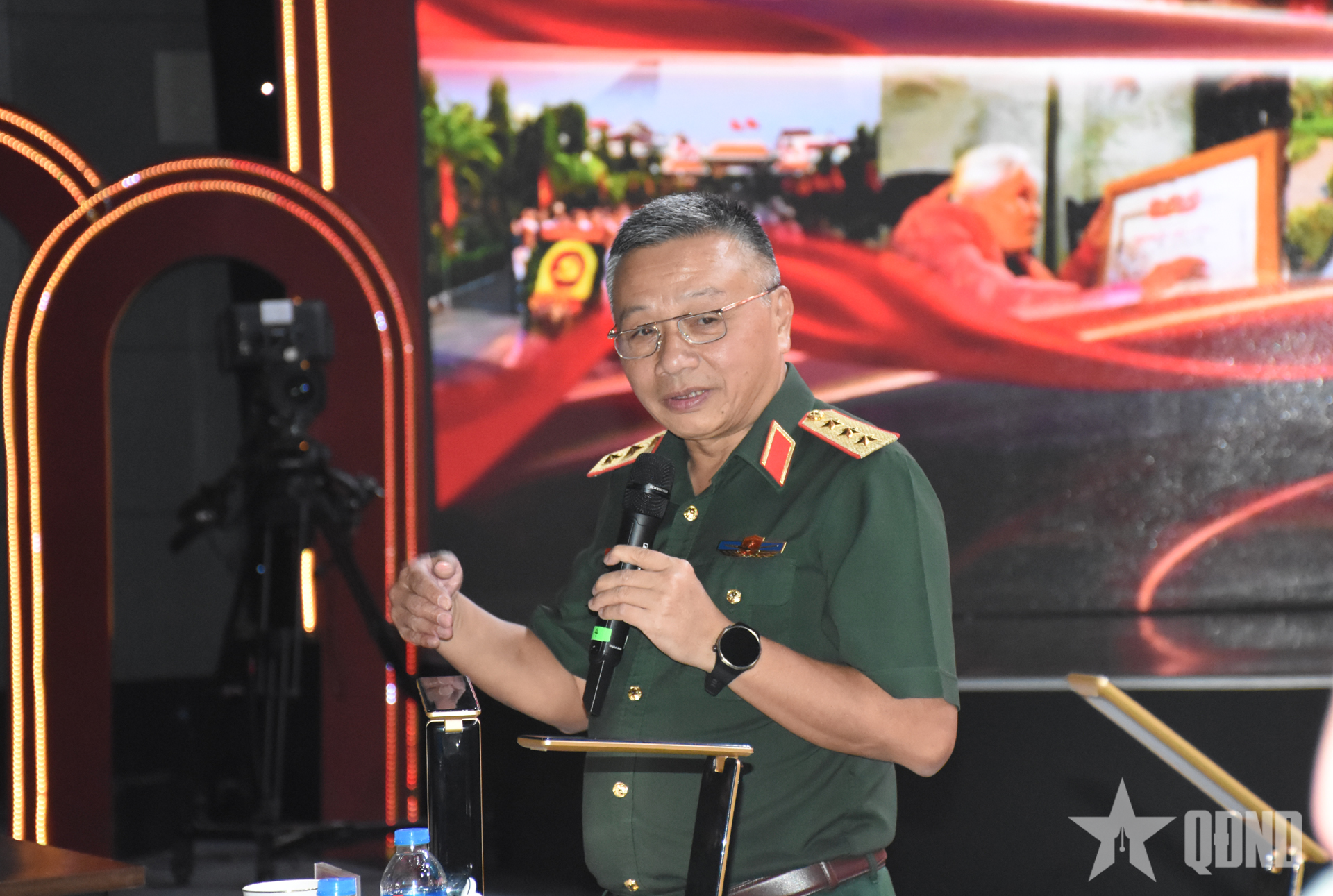 Thượng tướng Lê Quang Minh chủ trì tổng duyệt chương trình chính luận nghệ thuật “Lời hứa với mẹ”