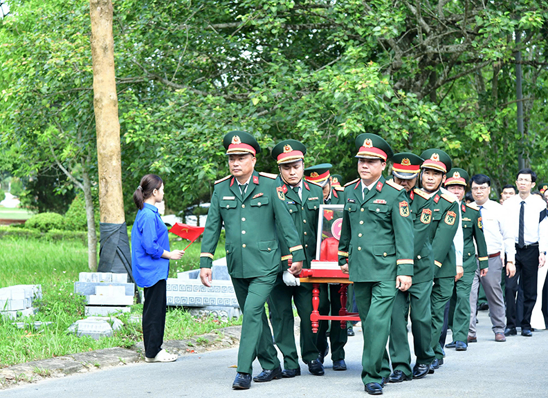 Xã Khe Sanh, tỉnh Quảng Trị truy điệu và an táng 2 hài cốt liệt sĩ