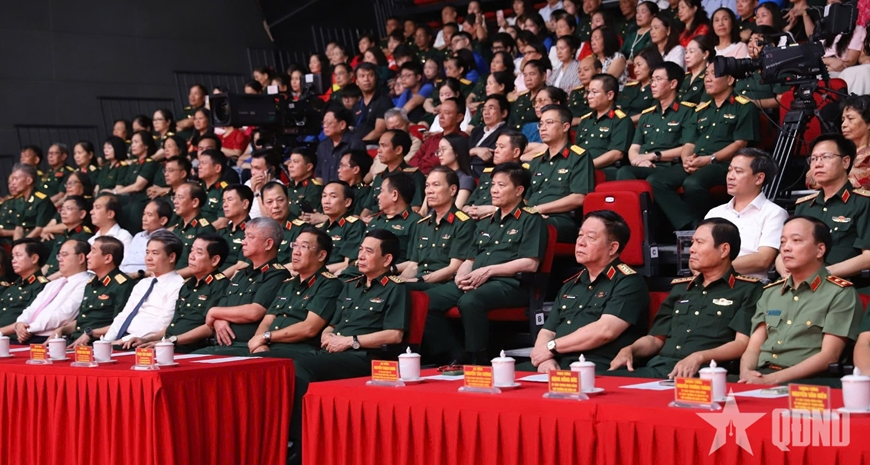 Lắng sâu tri ân trong chương trình chính luận nghệ thuật “Lời hứa với mẹ”