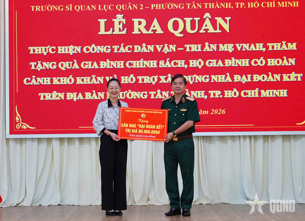Trường Sĩ quan Lục quân 2 hành quân dã ngoại làm công tác dân vận