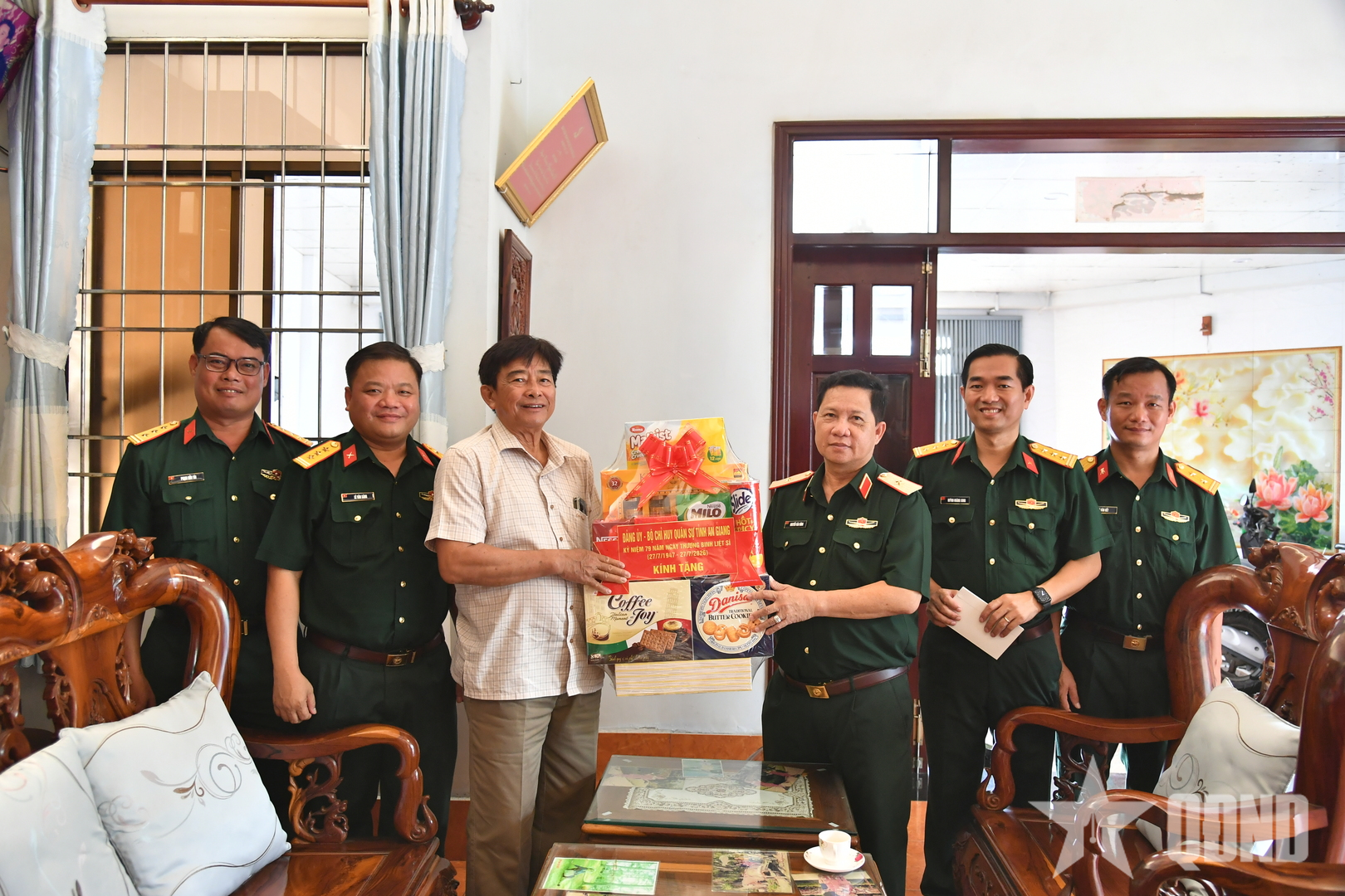 Bộ CHQS tỉnh An Giang: Tri ân các gia đình chính sách nhân dịp kỷ niệm 79 năm Ngày Thương binh - Liệt sĩ 