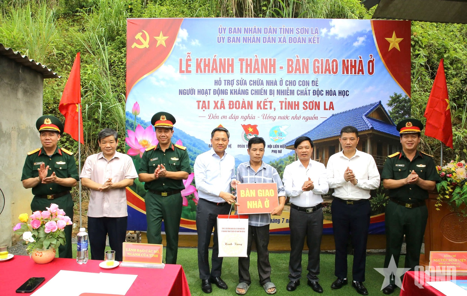 Khánh thành, bàn giao nhà ở cho các gia đình chính sách tại Sơn La