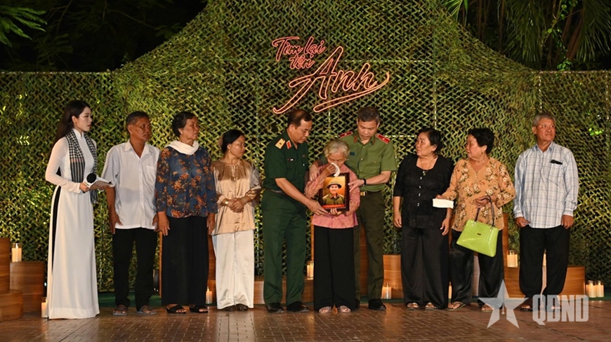 Tri ân từ những di ảnh phục dựng