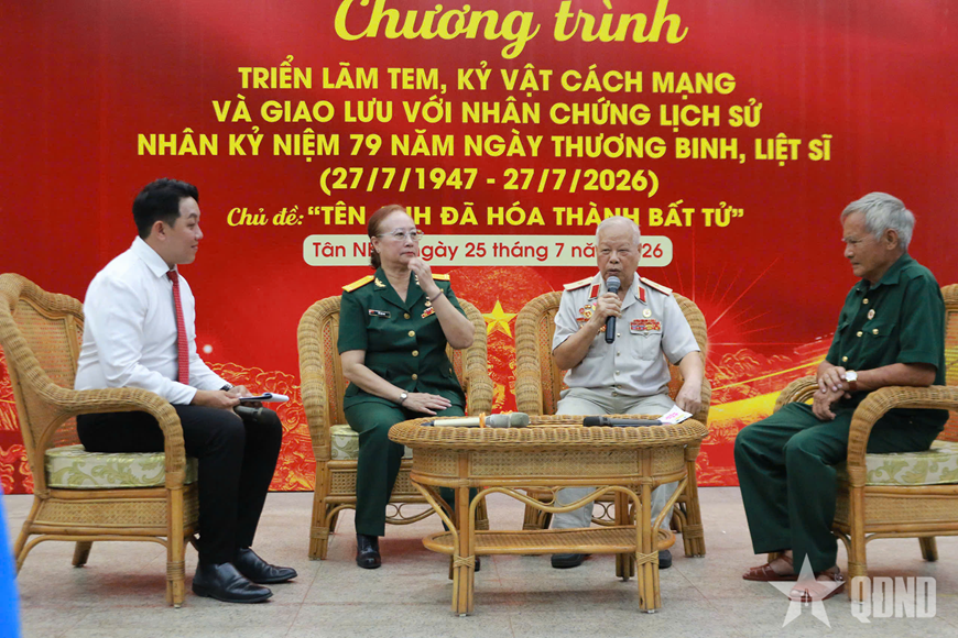 Triển lãm tem và kỷ vật cách mạng nhân dịp kỷ niệm Ngày Thương binh - Liệt sĩ