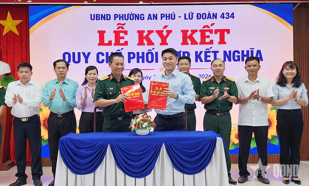 Lữ đoàn 434 (Quân đoàn 34) kết nghĩa với địa phương và trao tặng “Nhà đồng đội”
