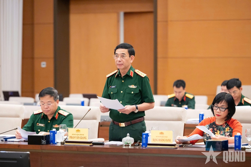 Ủy ban Thường vụ Quốc hội cho ý kiến về dự án Luật sửa đổi, bổ sung một số điều của 9 luật về quân sự, quốc phòng
