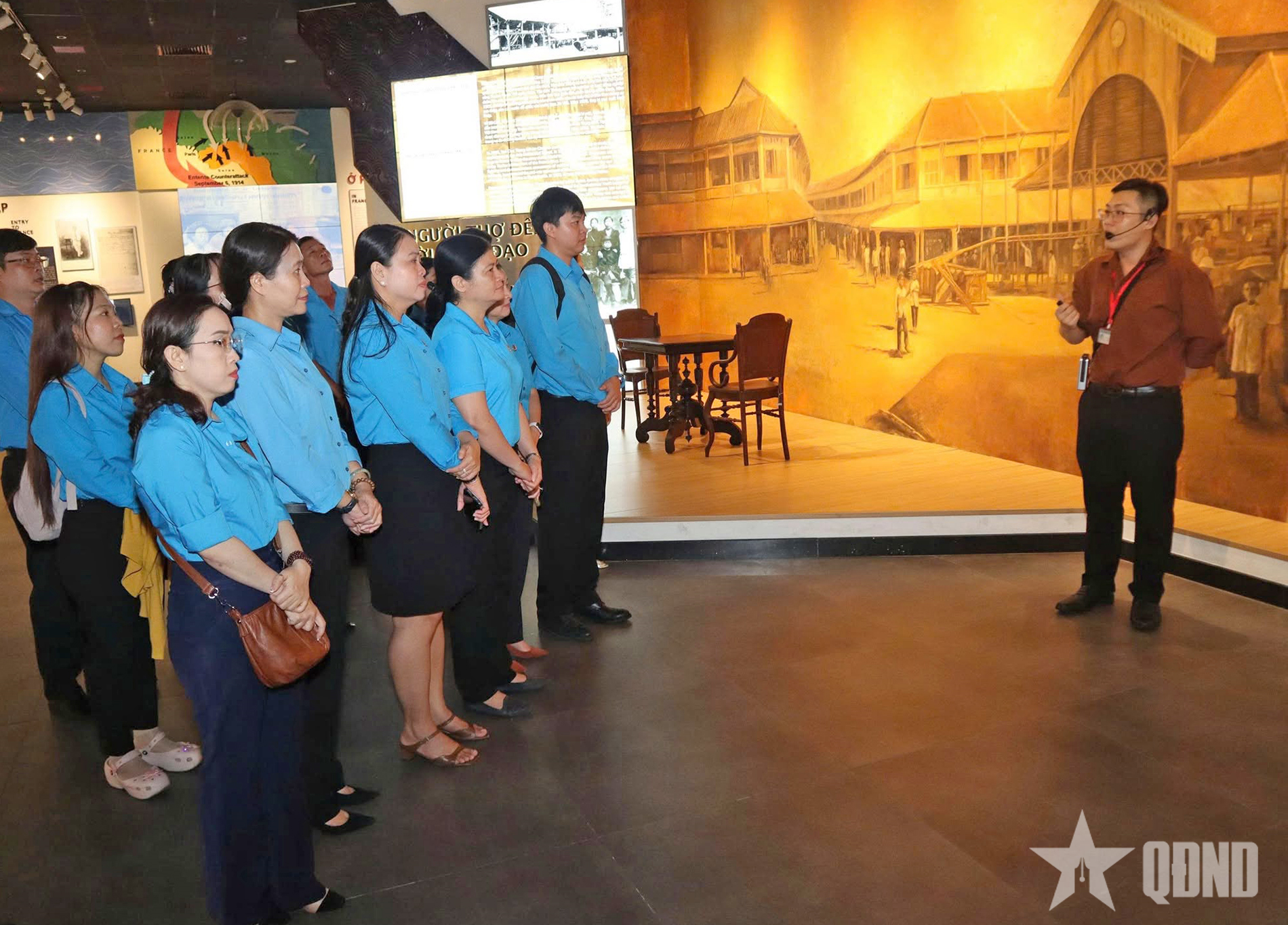 Liên đoàn Lao động TP Hồ Chí Minh dâng hương Chủ tịch Tôn Đức Thắng, các anh hùng liệt sĩ