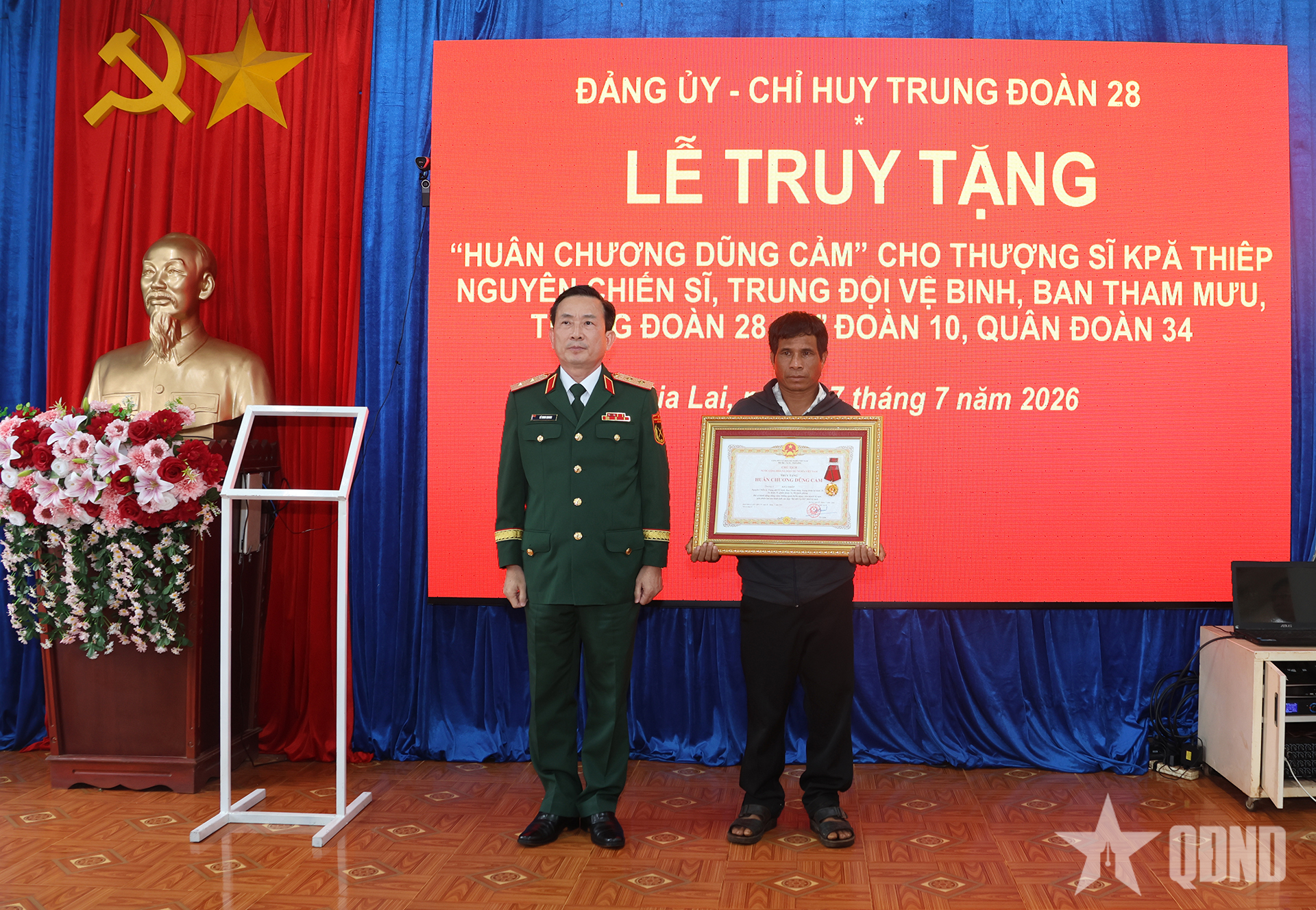 Trung đoàn 28 (Sư đoàn 10, Quân đoàn 34) tổ chức Lễ truy tặng Huân chương Dũng cảm cho Thượng sĩ Kpă Thiêp