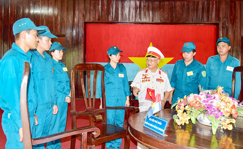 Nặng nghĩa với đồng đội