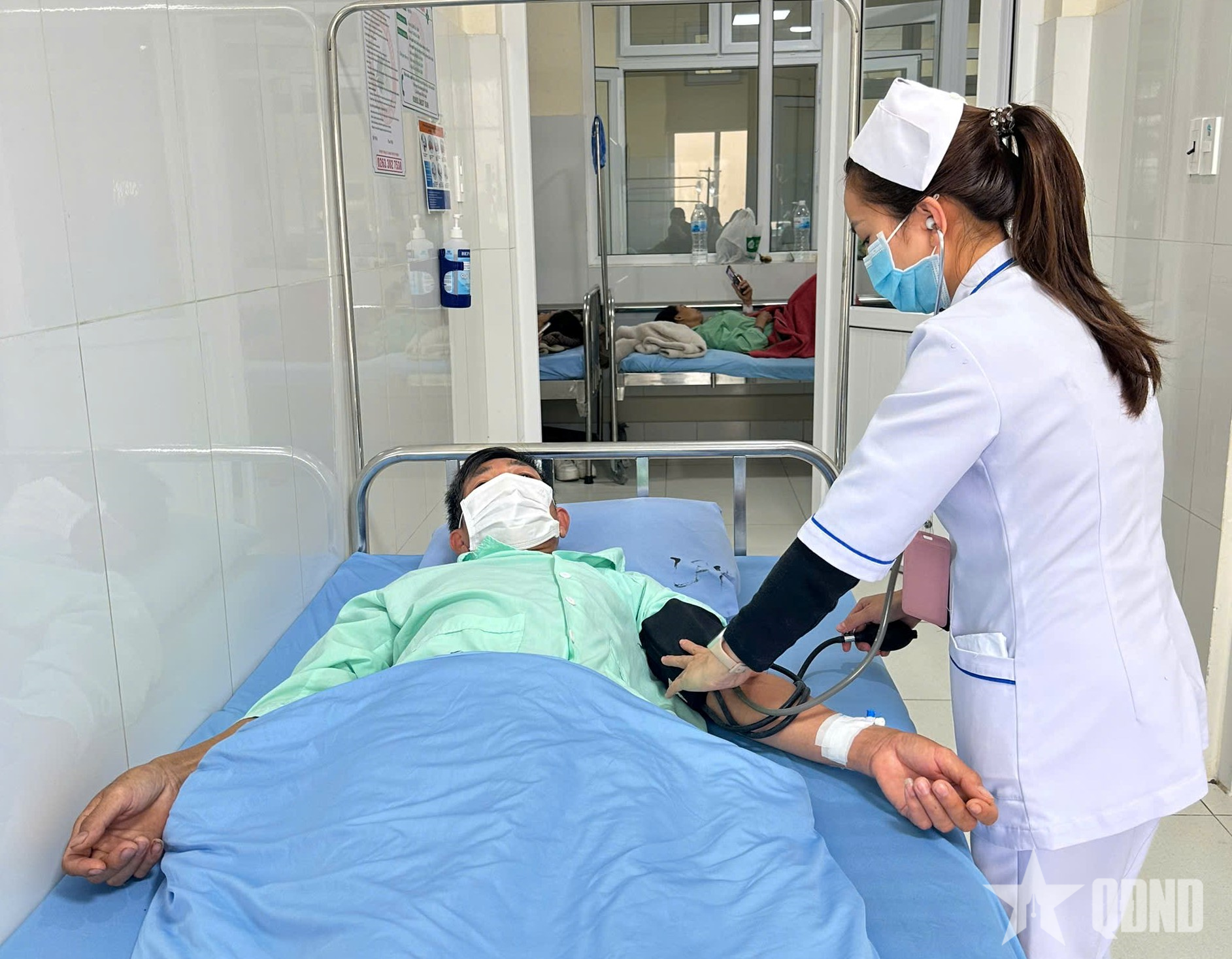 Hàng chục người tại Lâm Đồng nhập viện sau khi ăn bánh mì