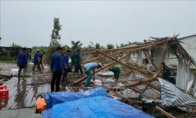 Cà Mau: Lốc xoáy làm thiệt hại gần 400 triệu đồng

