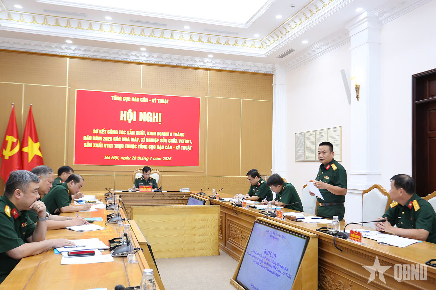 Đẩy mạnh sản xuất, sửa chữa vũ khí, trang bị kỹ thuật
