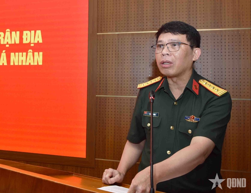 Tập huấn thực hành cấp cứu thương binh và hướng dẫn sử dụng cơ số quân y cá nhân