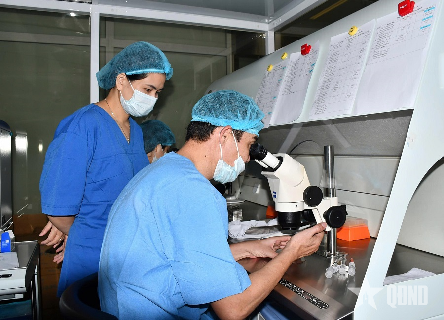 Bước tiến mới trong điều trị nam giới hiếm muộn