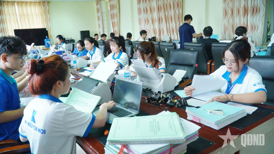 Lai Châu: Triển khai đợt cao điểm 60 ngày đêm thu thập dữ liệu tài liệu phục vụ số hóa