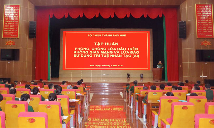 Nâng cao kiến thức, kỹ năng phòng, chống lừa đảo trên không gian mạng cho cán bộ, chiến sĩ