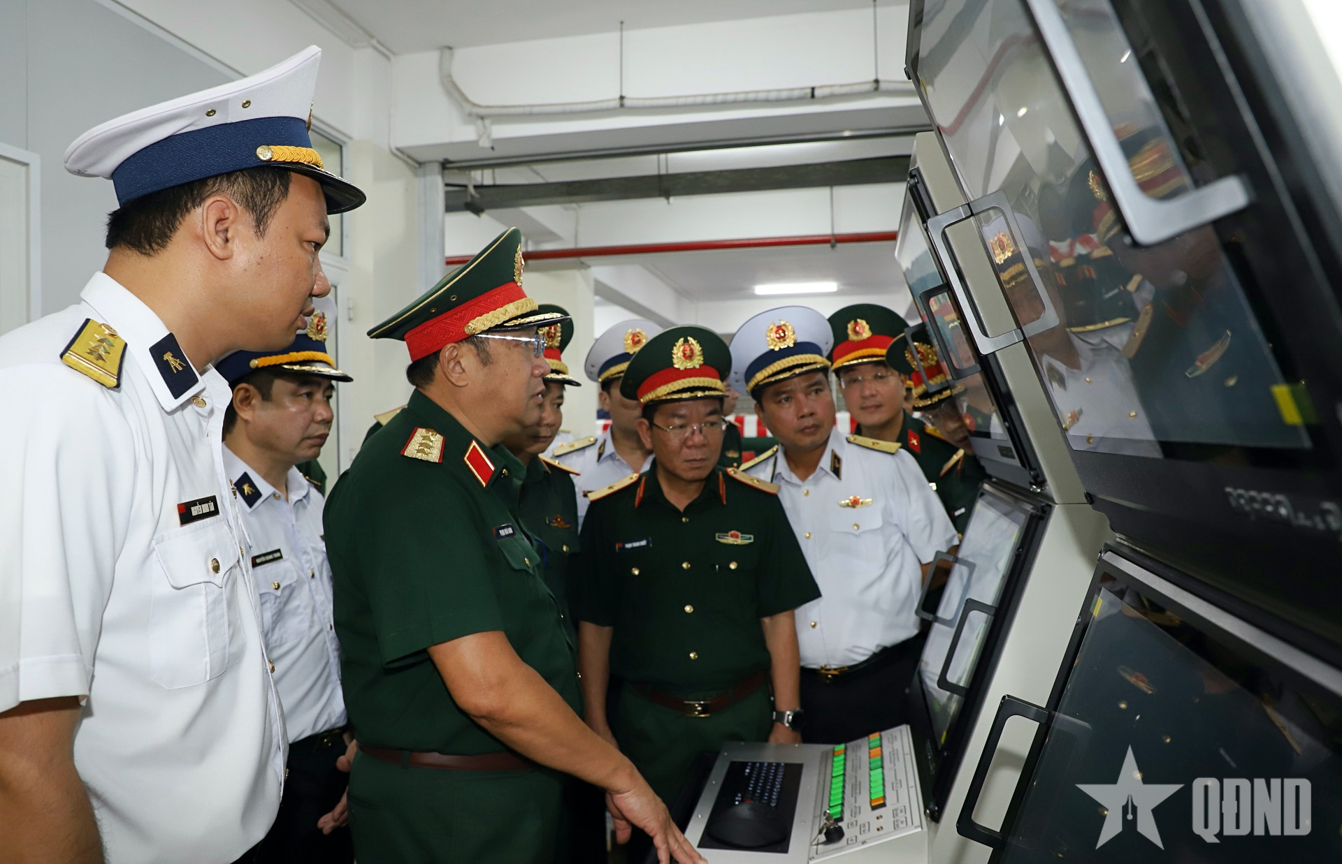 Thượng tướng Phạm Hoài Nam kiểm tra 2 đơn vị Hải quân