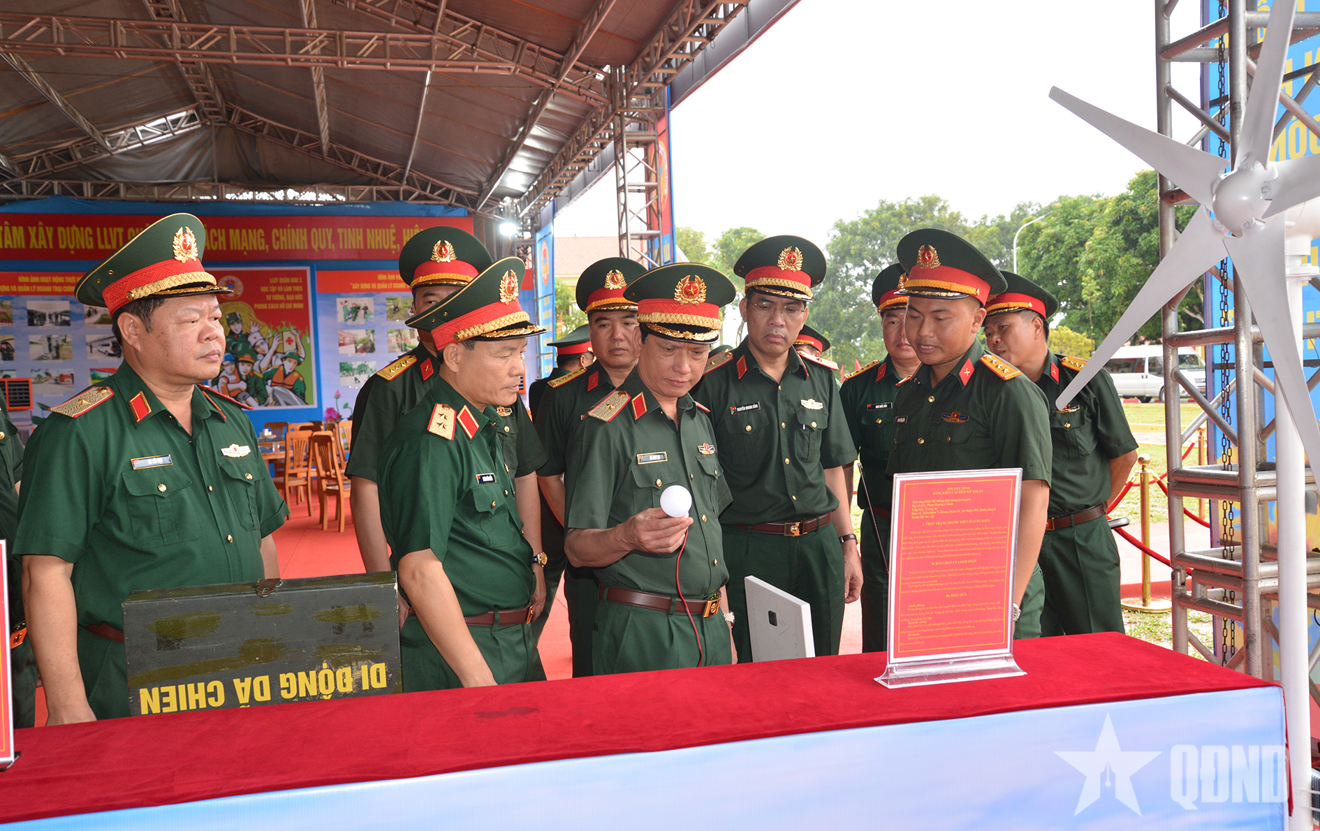 Chấm thi 