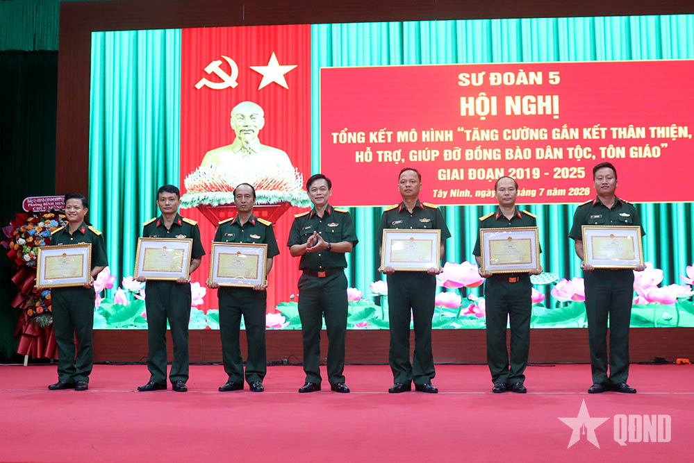 Sư đoàn 5 tăng cường gắn kết, hỗ trợ đồng bào dân tộc, tôn giáo