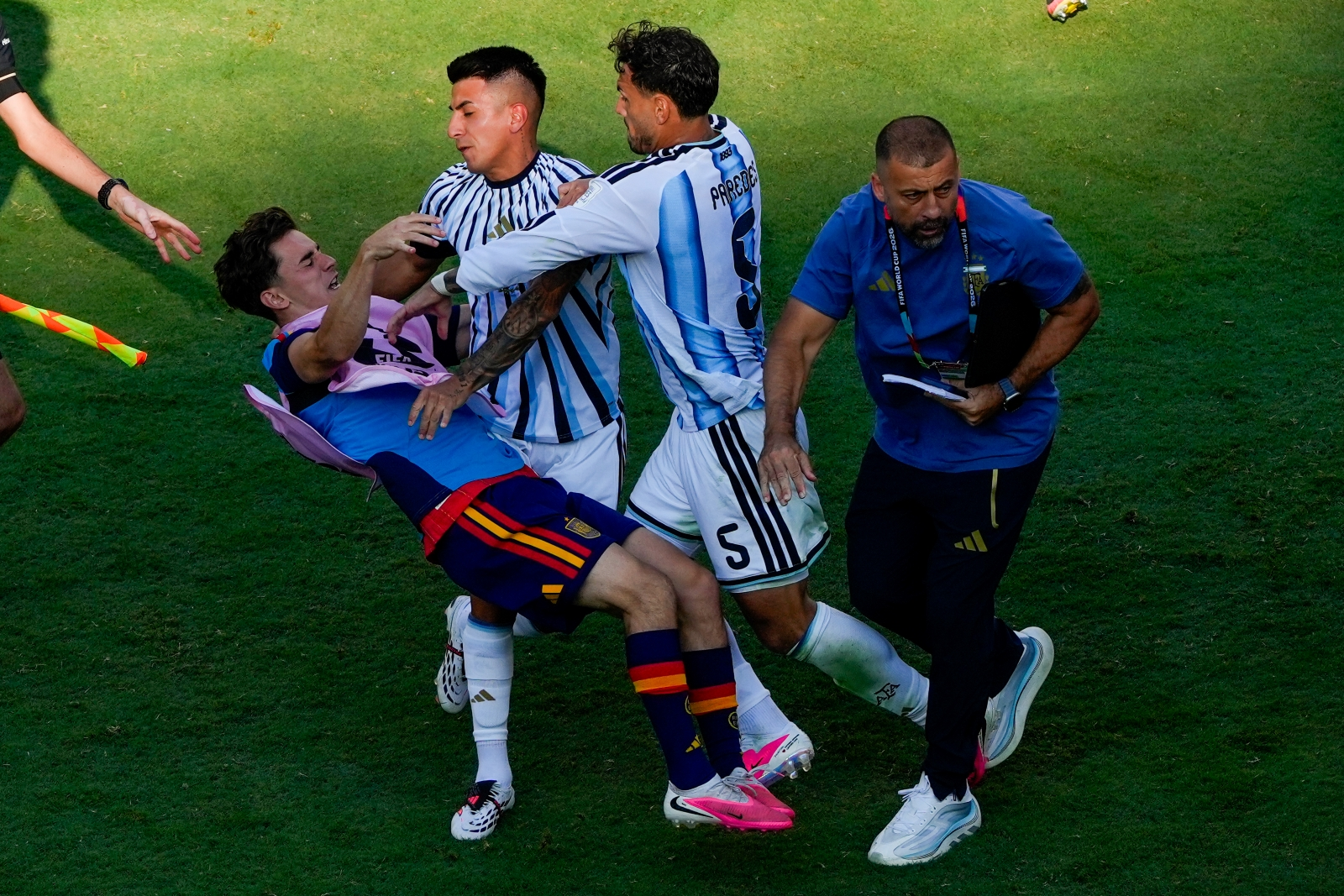 Tin thể thao 31-7: FIFA chính thức mở cuộc điều tra đội tuyển Argentina