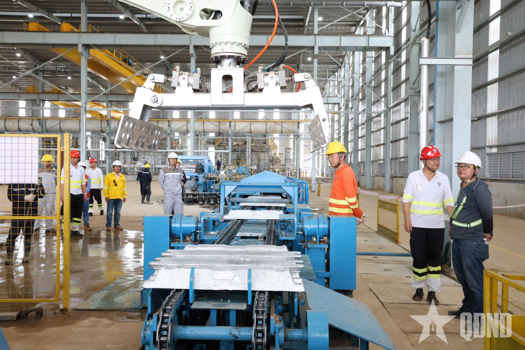 Cận cảnh quy trình sản xuất nhôm thỏi đầu tiên tại Việt Nam