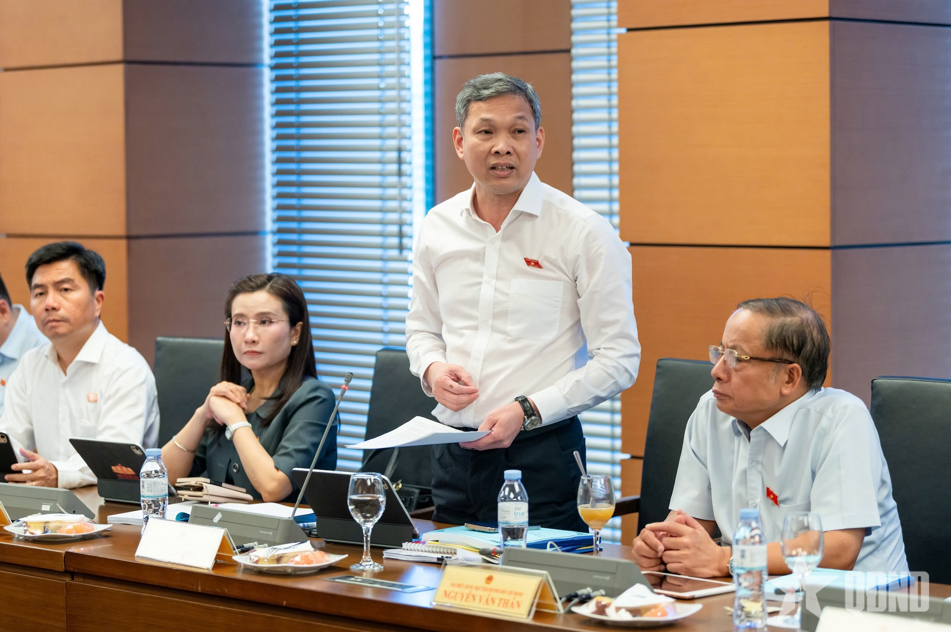 Sửa Luật Hải quan: Cần xác lập nguyên tắc ưu tiên chứng từ điện tử