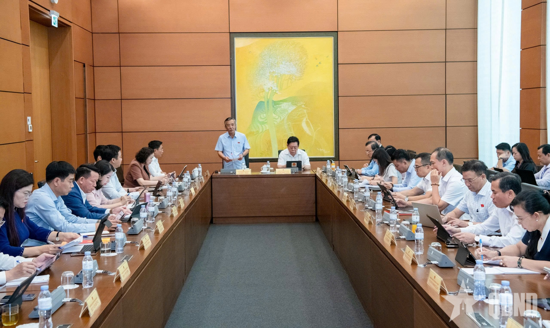 Hoàn thiện khung pháp lý về quốc phòng và thực hiện cam kết quốc tế