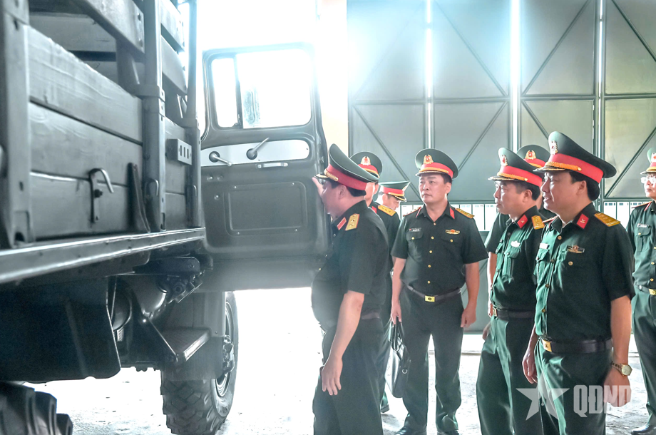 Thi đua xây dựng đơn vị vận tải “Chính quy, an toàn, hiệu quả” ở Trung đoàn 652