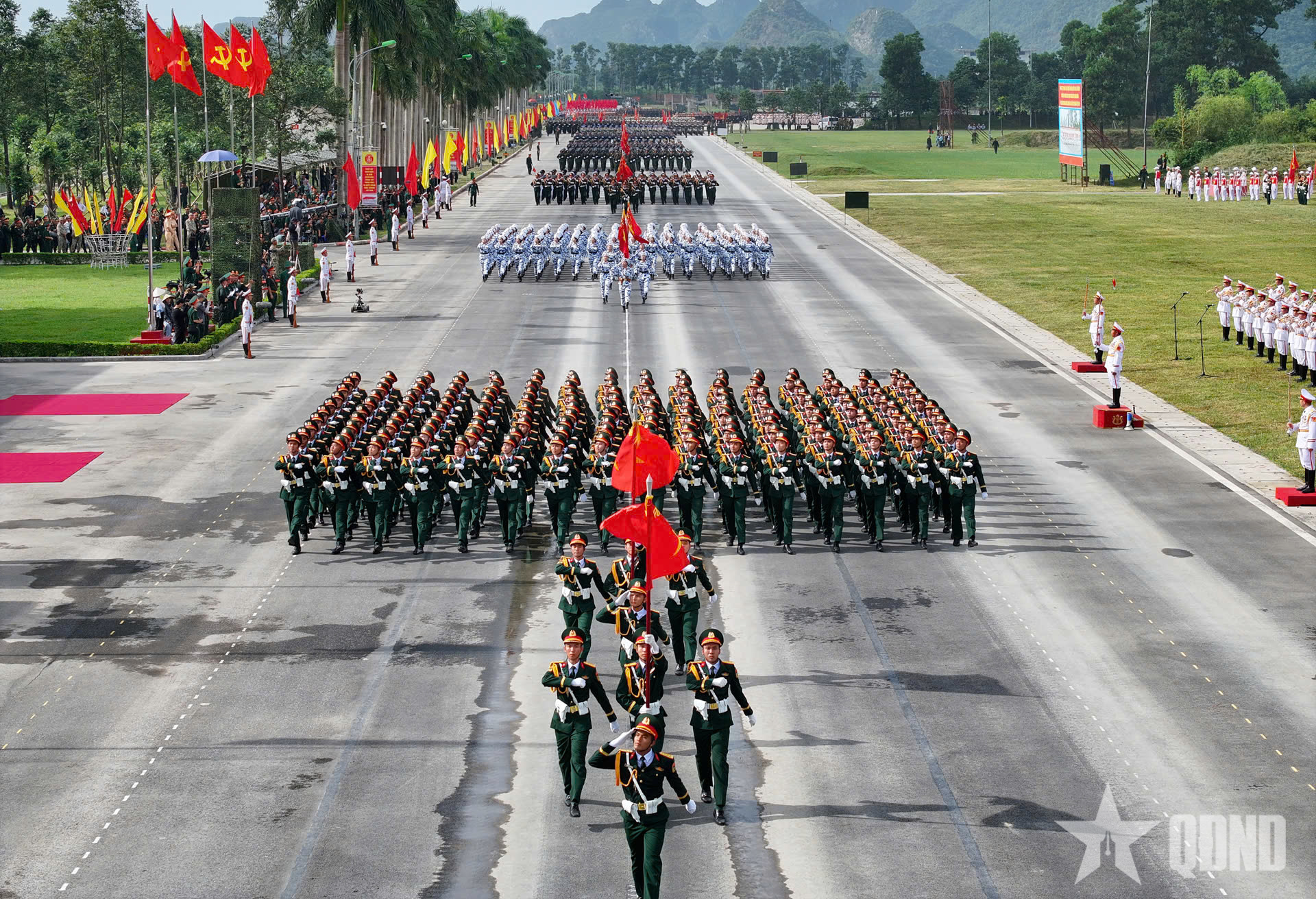 Từ chỉ đạo của Tổng Bí thư, Chủ tịch nước Tô Lâm đến yêu cầu xây dựng Quân đội nhân dân hiện nay - Bài 3: Từ năng suất, tri thức, công nghệ và con người đến sức mạnh Quân đội