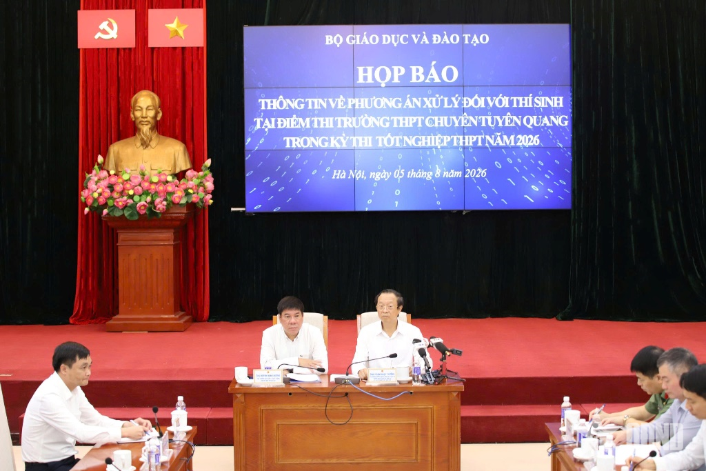 Hủy kết quả thi và tổ chức thi lại tất cả các môn thi của thí sinh tại điểm thi Trường Trung học Phổ thông Chuyên Tuyên Quang

