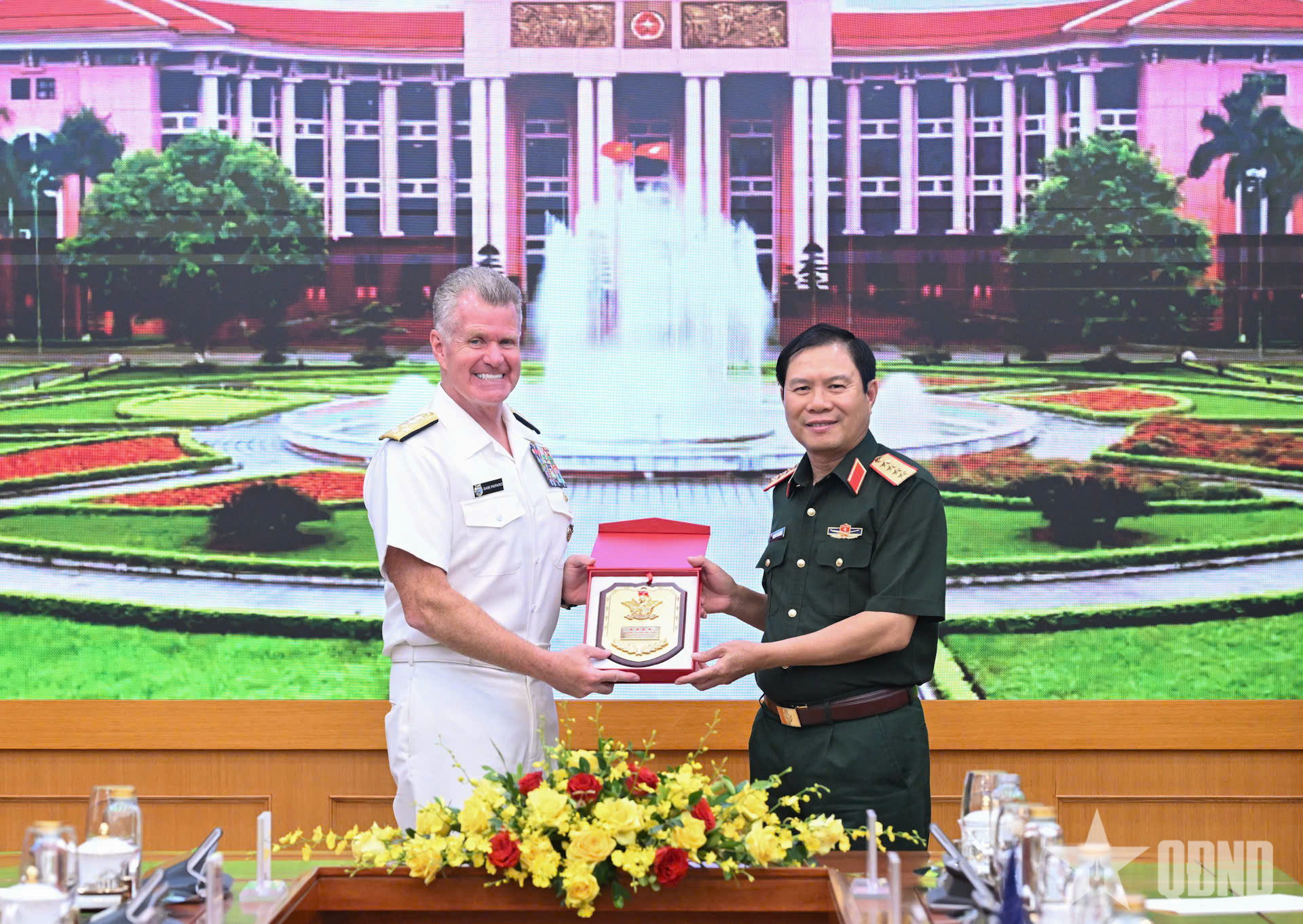 Đại tướng Nguyễn Tân Cương hội kiến Tư lệnh Bộ tư lệnh Thái Bình Dương (Hoa Kỳ)