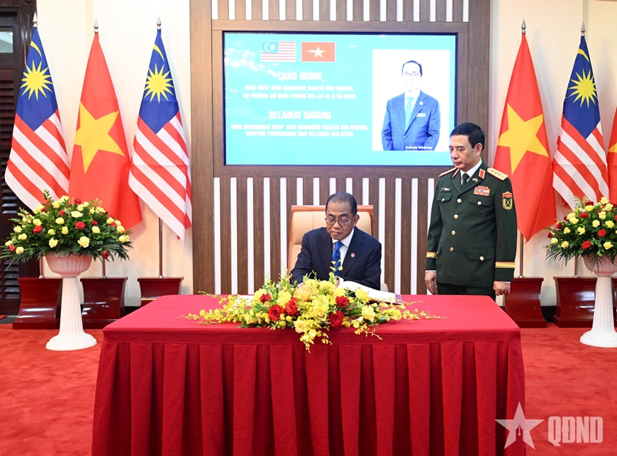 Đại tướng Phan Văn Giang hội đàm với Bộ trưởng Quốc phòng Malaysia