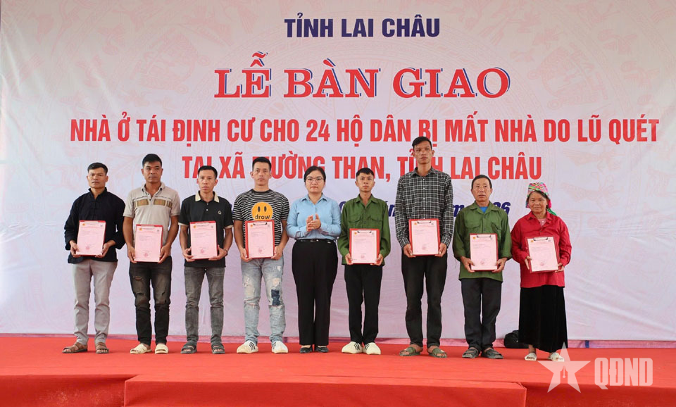 Lai Châu: Bàn giao nhà ở tái định cư cho 24 hộ dân xã Mường Than