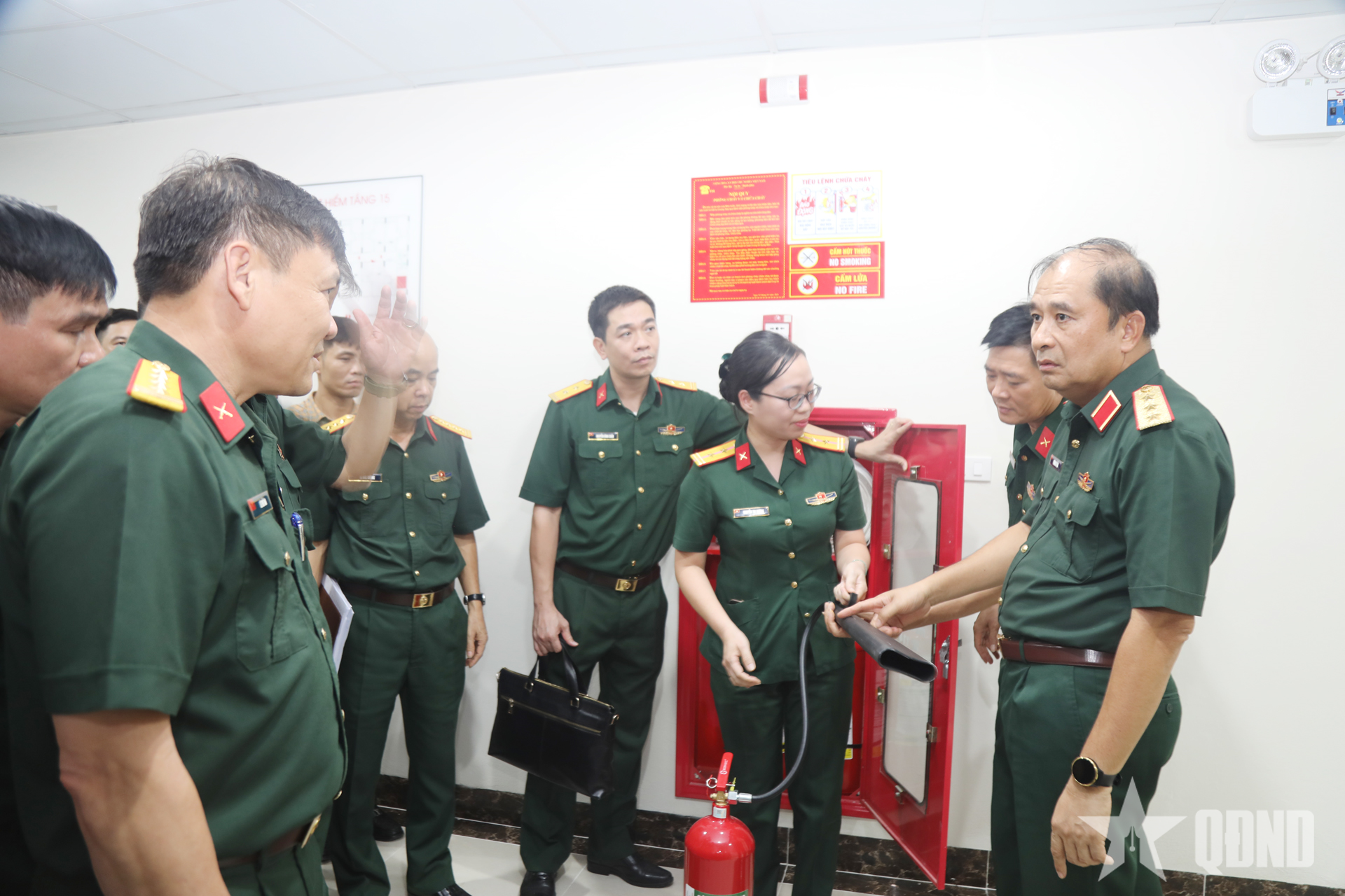 Thượng tướng Phùng Sĩ Tấn kiểm tra tiến độ xây dựng nhà công vụ Bộ Tổng Tham mưu