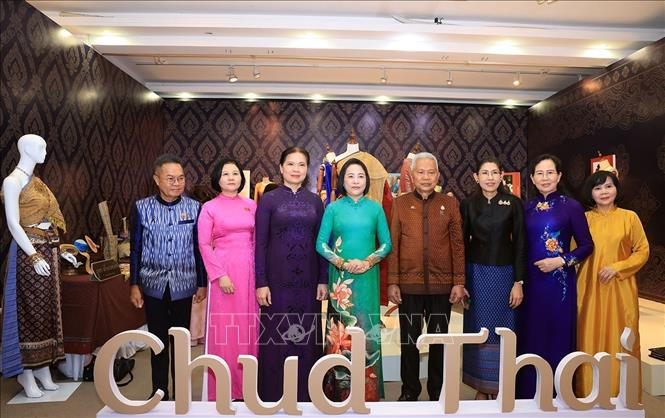Chủ tịch Quốc hội Thái Lan dự khai mạc Triển lãm 