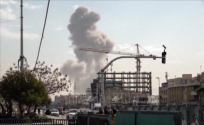 Xung đột tại Trung Đ&ocirc;ng: Iran cảnh b&aacute;o đ&aacute;p trả nhằm v&agrave;o hạ tầng năng lượng khu vực nếu bị tấn c&ocirc;ng