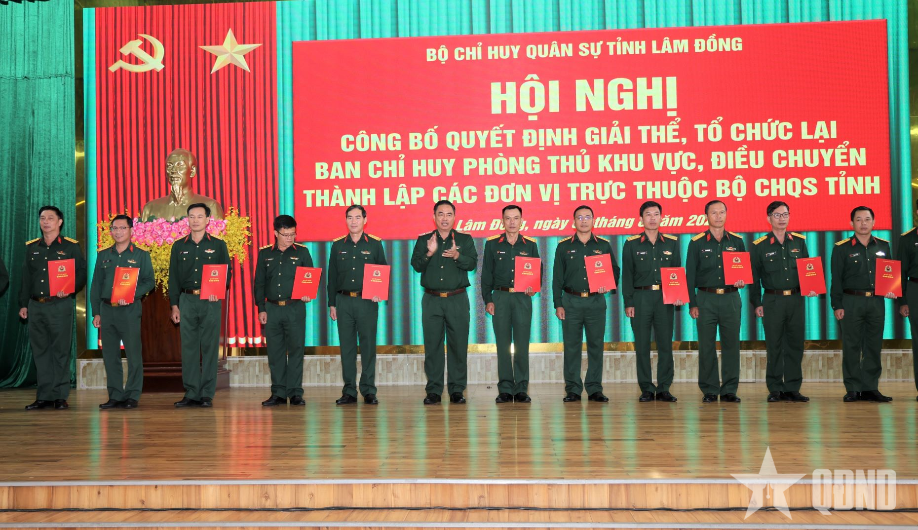 Giải thể, tổ chức lại Ban chỉ huy Phòng thủ khu vực và thành lập các đơn vị trực thuộc Bộ CHQS tỉnh Lâm Đồng