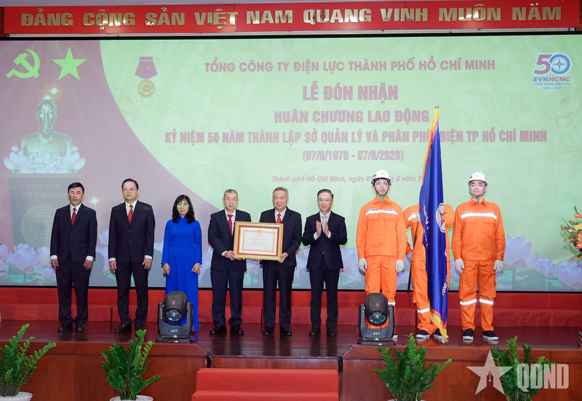Ngành điện TP Hồ Chí Minh đón nhận Huân chương Lao động hạng Ba