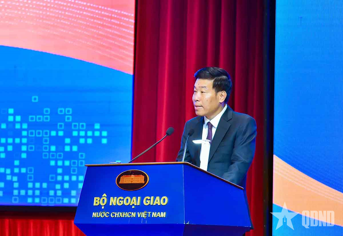 Hội nghị Ngoại giao lần thứ 33: Phiên họp về công tác Đảng, công tác chính trị của ngành ngoại giao