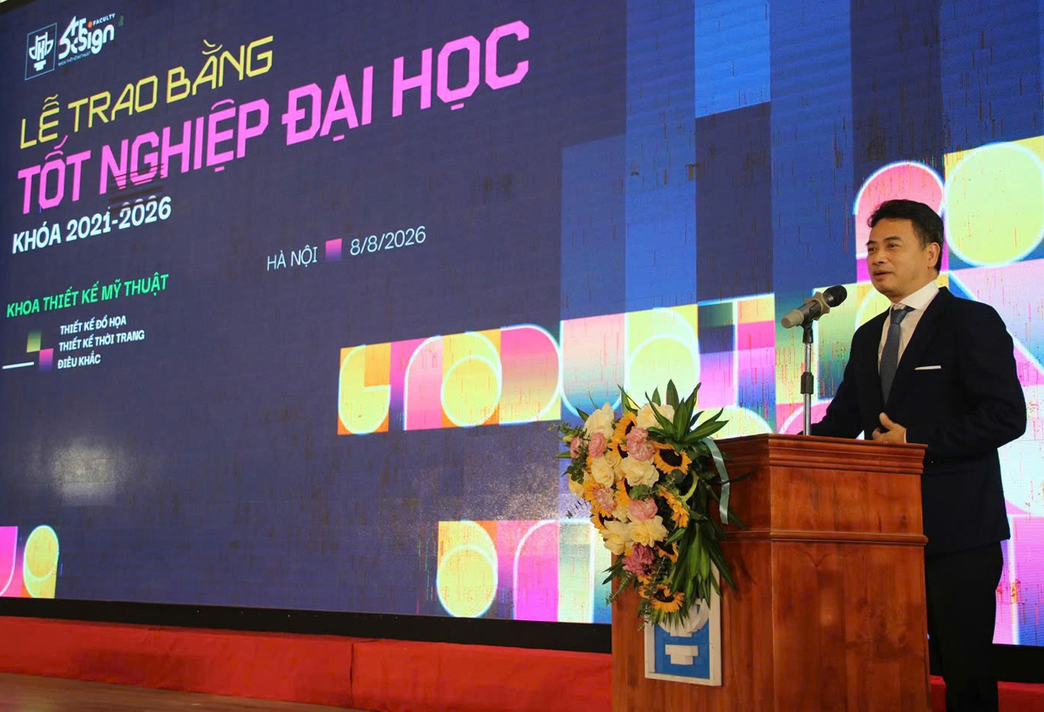 Gần 300 tân cử nhân Khoa Thiết kế Mỹ thuật sẵn sàng cống hiến sức trẻ cho ngành sáng tạo 