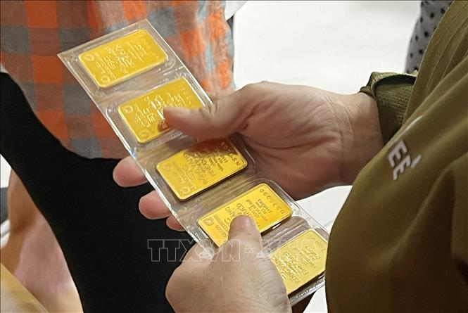 Giá vàng hôm nay (trưa 8-8): Giá vàng SJC tăng mạnh