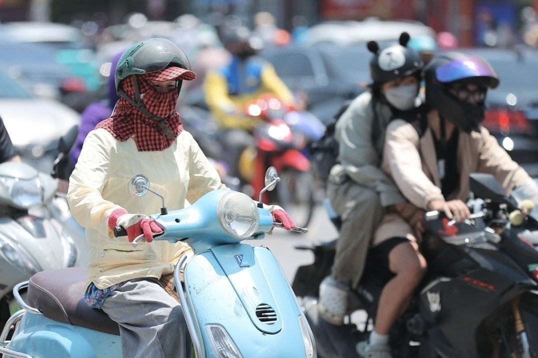 Thời tiết hôm nay (9-8): Bắc Bộ nắng nóng, Nam Bộ mưa dông rải rác